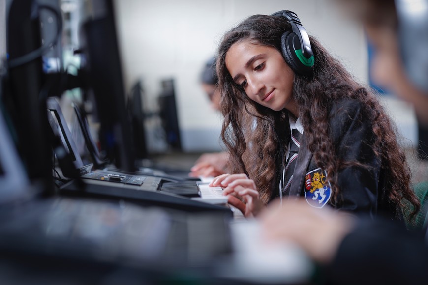 How to do homework sims 4 picture